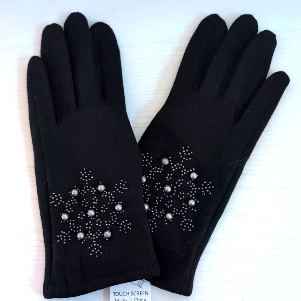 NWT. Elegant black touchscreen gloves
